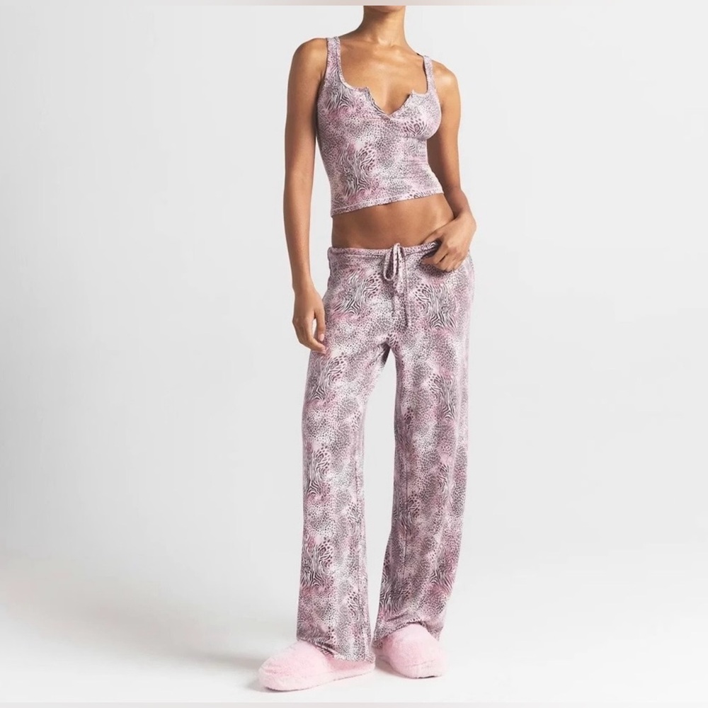 SKIMS SLEEP HENLEY TANK + SKIMS SLEEP Straight Leg Pant Size MEDIUM